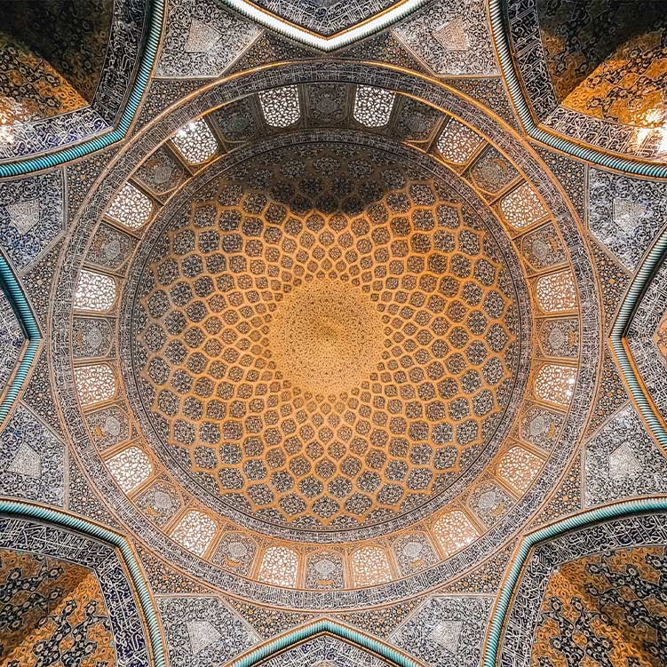 Traditional Persian tea and evening atmosphere in Isfahan