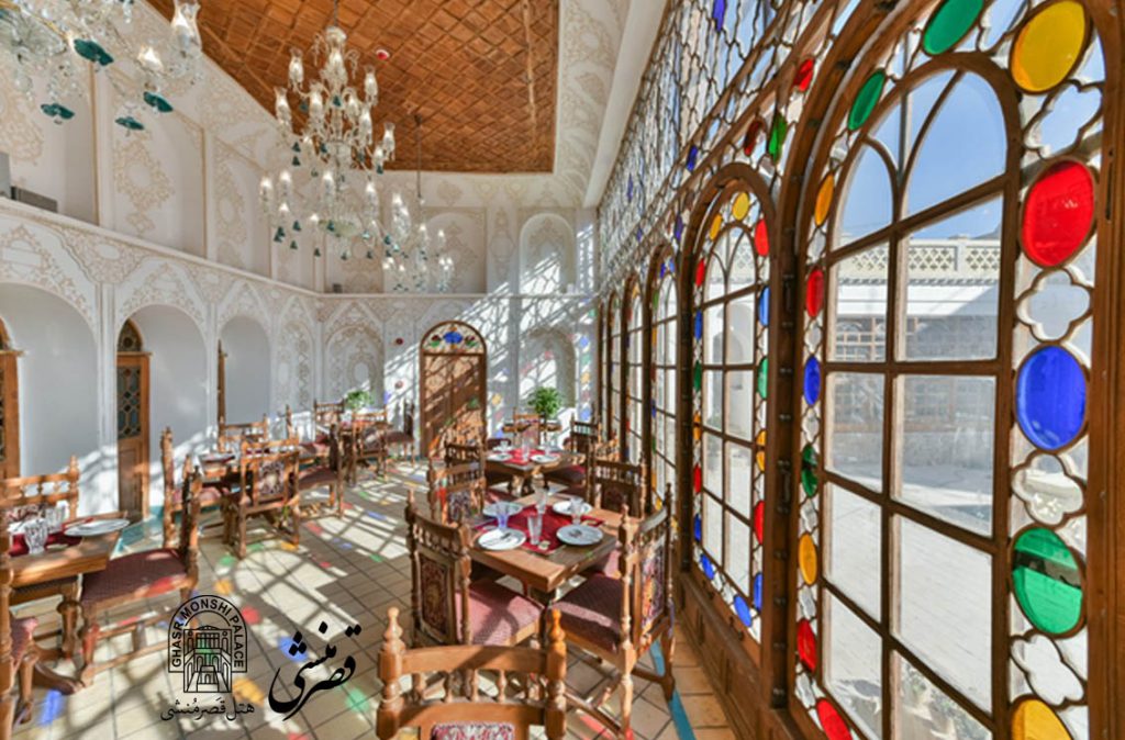 رستوران هتل قصرمنشی