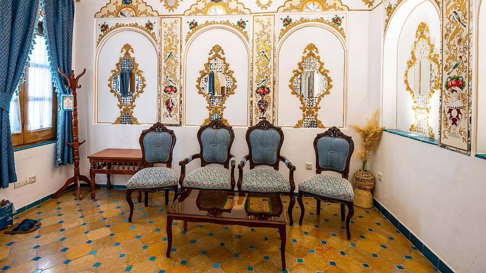gheysarieh-room