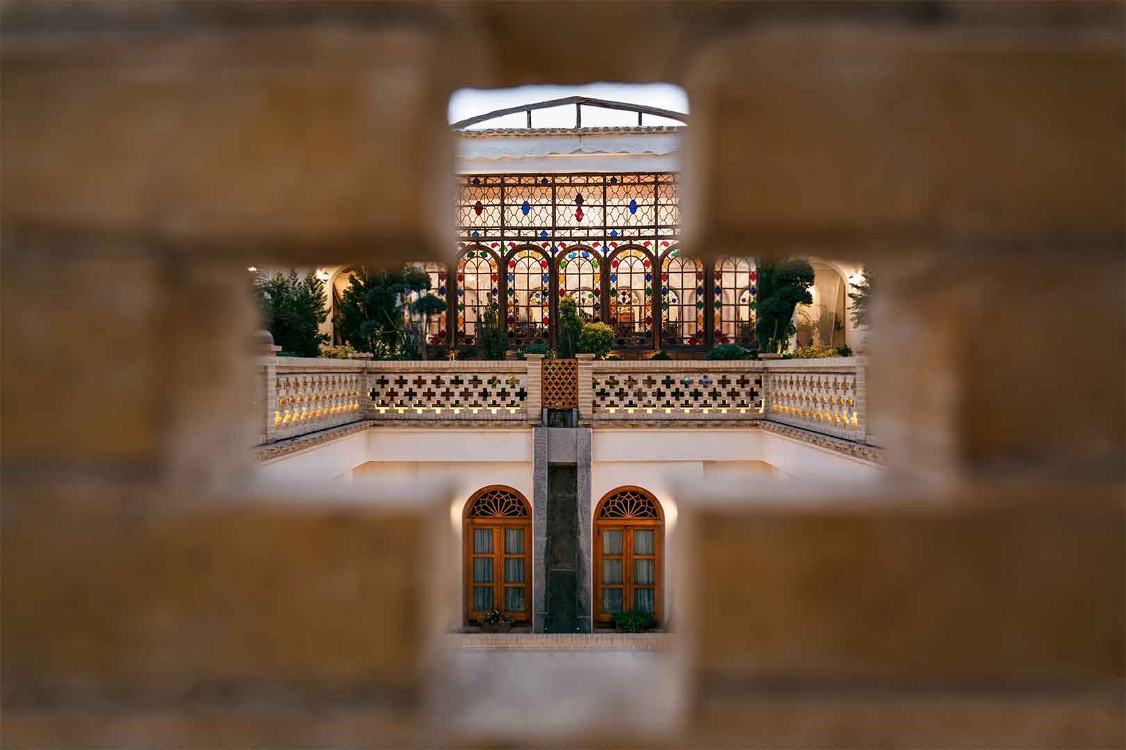 welcome-to-ghasrmonshi-hotel